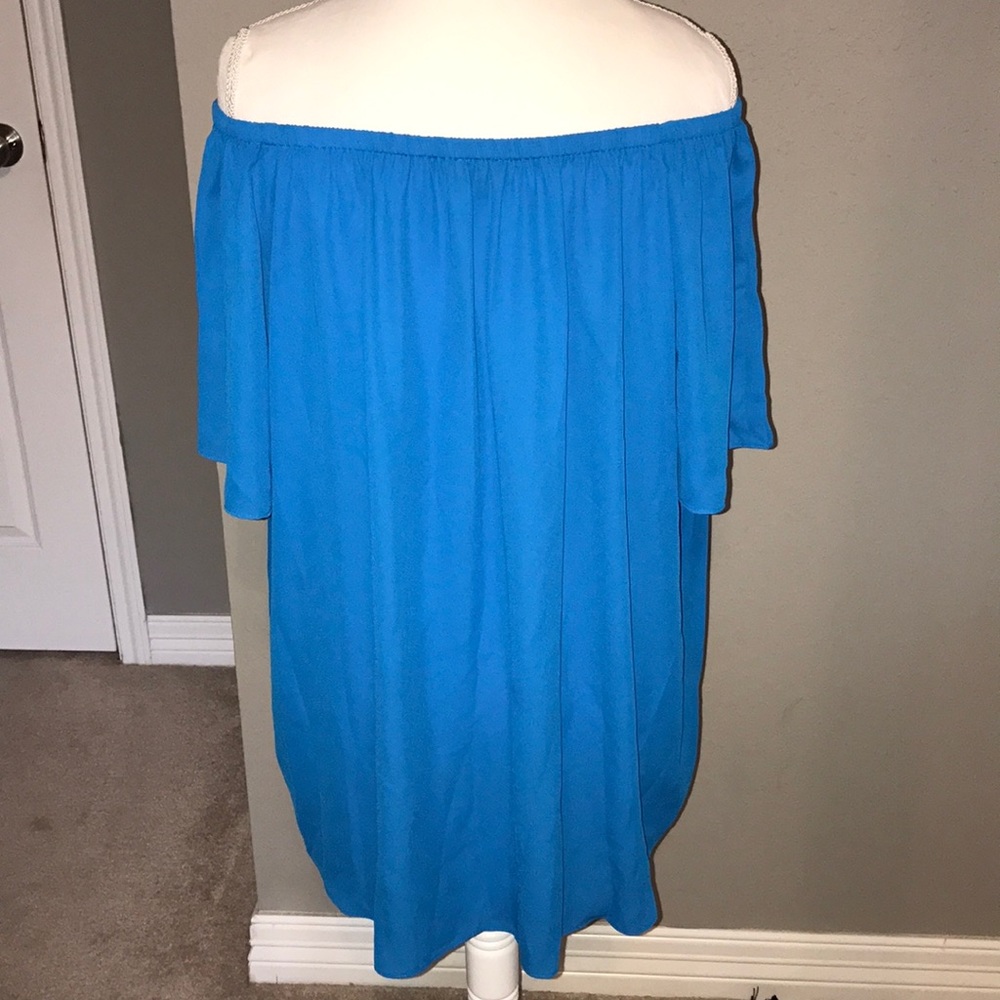 Off the Shoulder Blouse - Picture 2 of 3